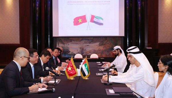 اتفاقية شراكة اقتصادية بين الإمارات وفيتنام