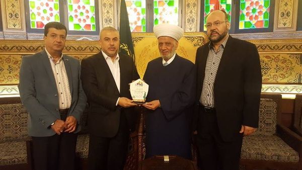 دريان تسلم من وفد حماس درع الاقصى