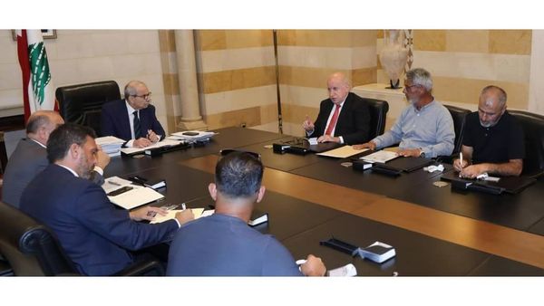 سلام أمام وفد من بلدية زوطر الغربية : إعادة إعمار الجنوب أولوية وطنية