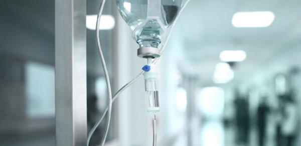 وضعه خطير... تدهور حالة فنان عربيّ بشكلٍ كبيرٍ وهذا ما كشفه أحد أصدقائه