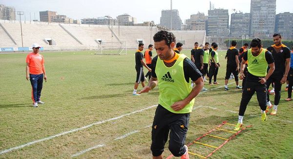 صور مفزعة- اللاعب المصري "أحمد سمير" يتعرض لحادث سير مروع
