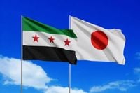 طوكيو ترفع العقوبات عن 16 كياناً سورياً... وتشمل «سيرياتل» والمصرف التجاري السوري