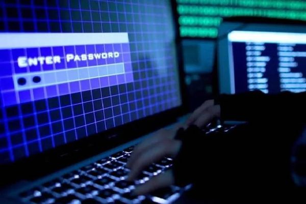 خرق سيبراني واسع يطال آلاف الحسابات الحكومية والخارجية البريطانية والبيانات معروضة للبيع
