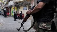 السلطة الفلسطينية تؤكد المضي بخطة نزع السلاح وسط انتقادات المخيمات