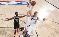 لوكا دونسيتش يقود دالاس مافريكس الـى فوزه الأول بعد استئناف دوري الـ «NBA»