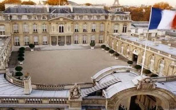بيروت ناخب في السباق نحو الاليزيه... وعين المرشحين عليه
