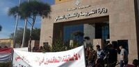 حراك المتعاقدين: العمل السريع لدفع مستحقاتهم