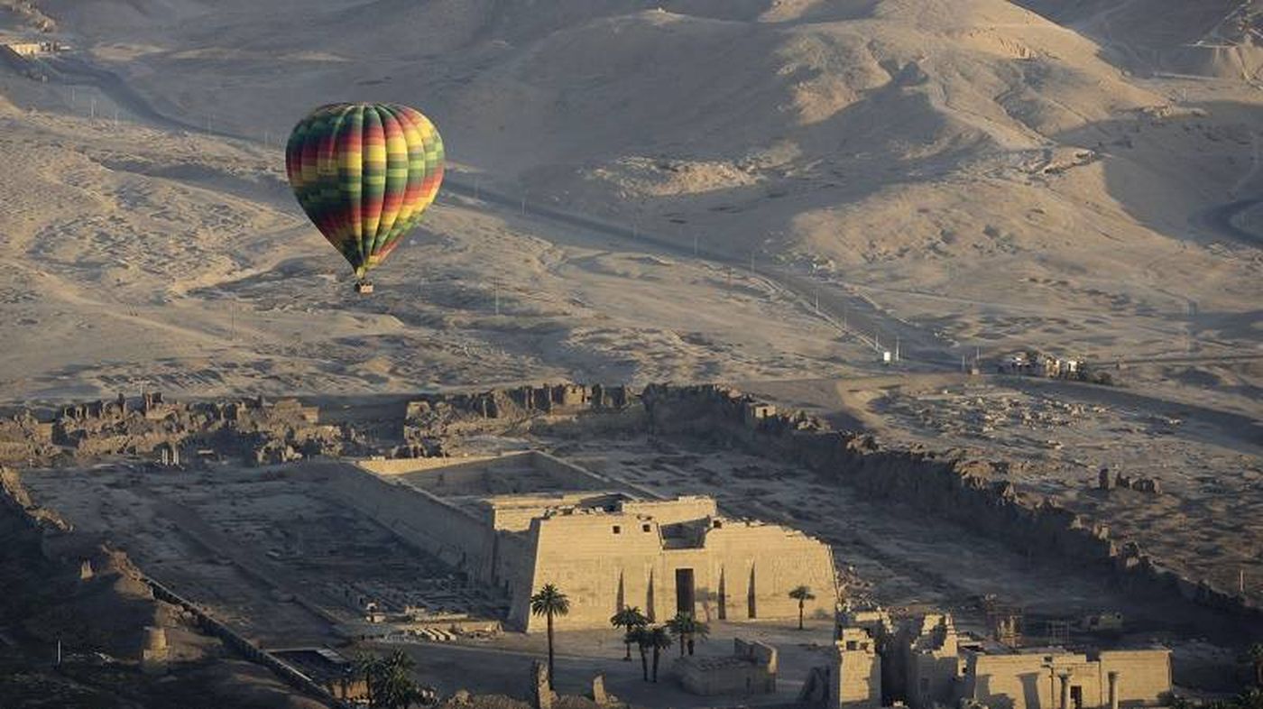 بعد تعليقها بسبب حادثة.. استئناف رحلات المناطيد في الأقصر