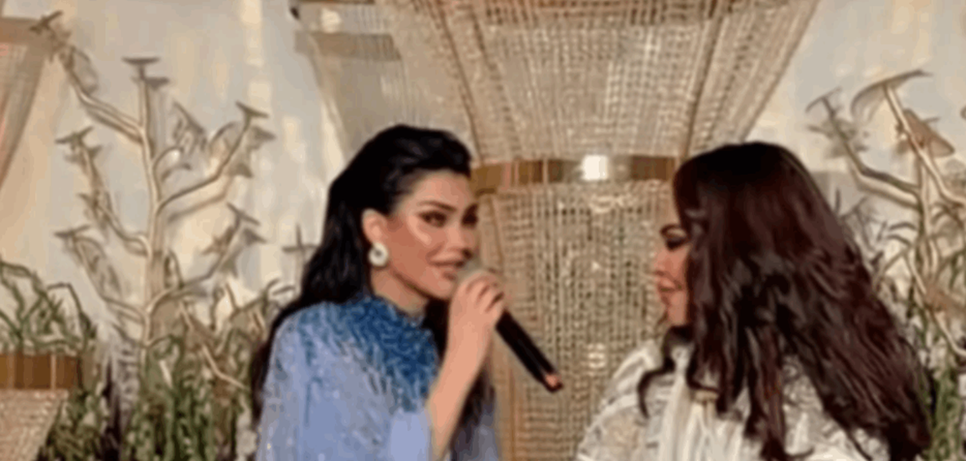 موقف طريف وعفوي جمع أحلام الشامسي وأميمة طالب
