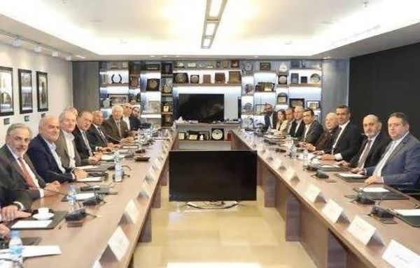 الهيئات الاقتصادية تطالب الحكومة بسحب الرسوم 