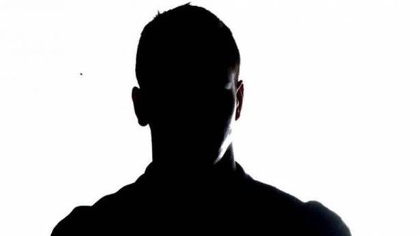 بالصورة: فنان عربي شهير في حالة حرجة.. فهل يُشفى؟!