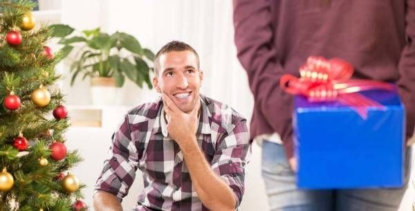 كيف تختارين الهدية المناسبة للشريك في عيد الميلاد؟