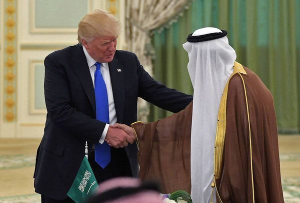 #صور | خادم الحرمين الشريفين والرئيس الأمريكي يشهدان توقيع اتفاقيات بين البلدين