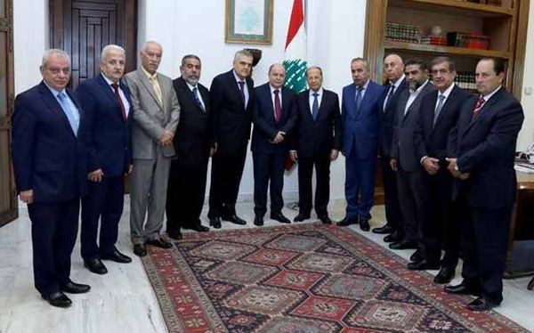 استقبل الإتحاد العمّالي العام والوزيرين فرعون وخوري
عون : تشكيل المجلس الإقتصادي في وقت قريب
وندعو لحوار بين أرباب العمل والعمّال بحثاً عن عقد إجتماعي