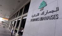 جمارك صيدا تضبط كمية كبيرة من الأحذية المهربة