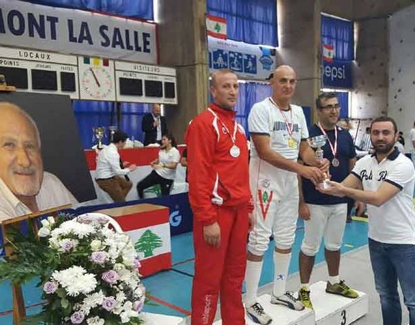 توفيق شاهين بطل لبنان
في سيف المبارزة للقدامى