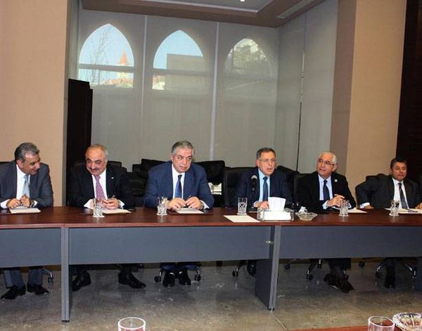 «كتلة المستقبل» دعت كلّ الأطراف
السياسيّة التوافق على انتخاب رئيس