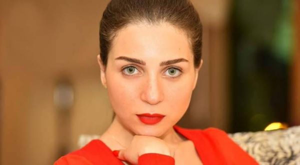 مي عز الدين لـ أحمد زاهر: "كتيبة التمثيل اللي أنا فيها دي كان ناقصها انت"