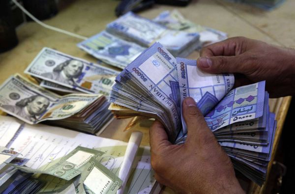 الموازنة ستقرّ من دون إصلاحات والبنك الدولي وماكرون قد يضعان «فيتو»
فضيحة الفيول... وهاب : 300 مليون دولار سنوياً الى خمسة زعماء
المخاطر الماليّة والاقتصاديّة تزداد.. واحتمال ارتفاع العجز إلى 6 مليار دولار