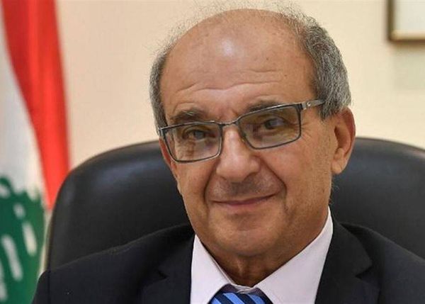 الوزير جورج كلاّس وقّع الافادة الادارية
للجنة الادارية للاتحاد اللبناني للتنس