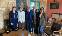 الحلبي عرض مع الُمستشارة الدوليّة
لحقوق ذوي الإحتياجات الدمج التربوي