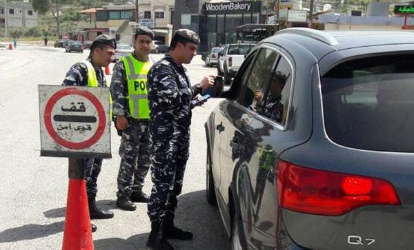 تبادل لاطلاق النار بين حاجز لـ"الامن الداخلي" ومسلحين.. ماذا يجري في بعلبك؟!