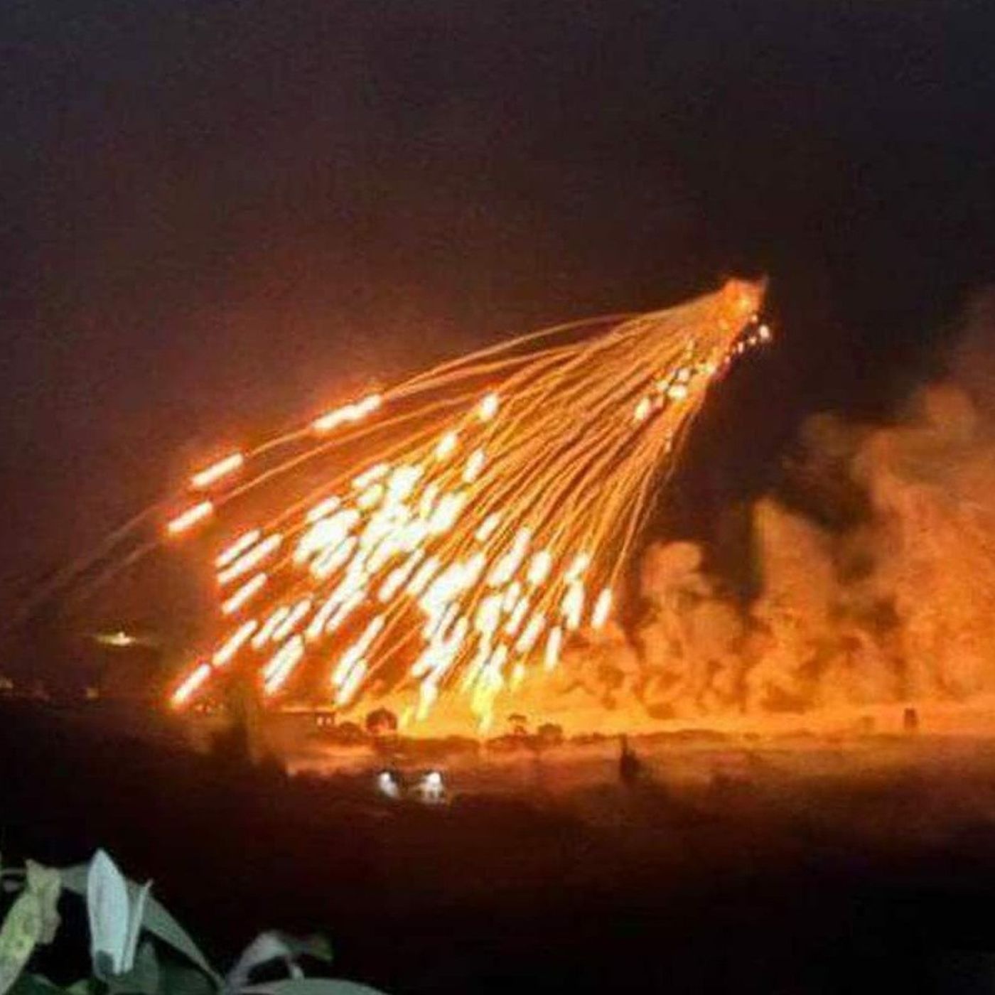 قذائف فوسفورية محرمة دولياً على النبطية الفوقا