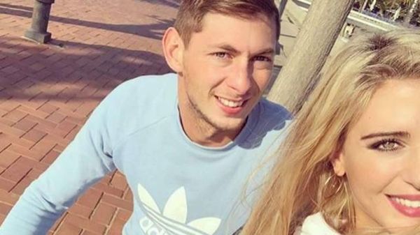 صديقة سالا تفجر مفاجأة من العيار الثقيل
