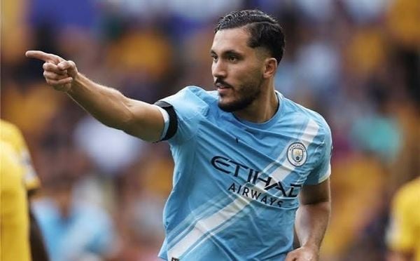 برشلونة يترقب مصير شرقي مع مانشستر سيتي