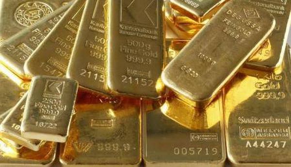 الذهب عند أدنى مستوى في شهر مع صعود الدولار