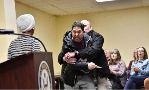 محاولة اعتداء على النائبة الأميركية إلهان عمر