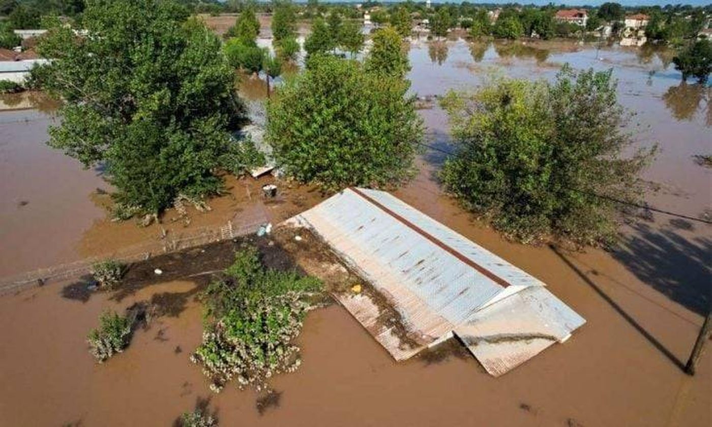 2800 قتيل جراء السيول والفيضانات في ليبيا بسبب اعصار دانيال