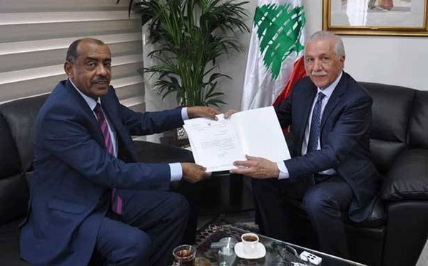 زعيتر تسلّم من السفير السوداني
دعوة لاجتماع «AOAD» في الخرطوم