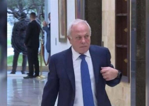 بالفيديو... هكذا ظهر القاضي عويدات وسط المواكبة الأمنية
