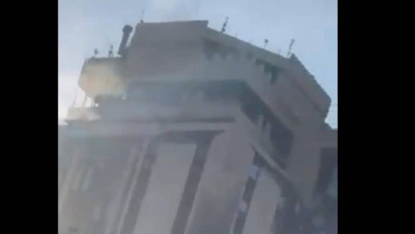 أثناء مؤتمر صحافي رسمي... مسيّرة تستهدف مبنى محافظة حلب