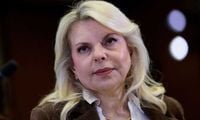 سارة نتنياهو تتهم أحد زعماء المعارضة بمعرفة مسبقة بهجوم 7 أكتوبر