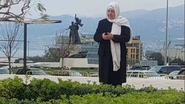 بهية الحريري تقرأ الفاتحة على ضريح الرئيس الحريري في عيد الفطر
