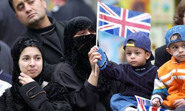 تعاظم المخاوف من دور الجمعيات الإسلامية في بريطانيا
