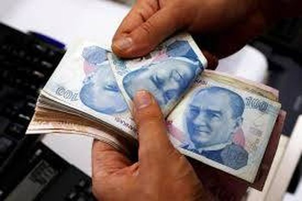 ليبيا توافق على فرض رسوم على المعاملات بالعملات الأجنبية