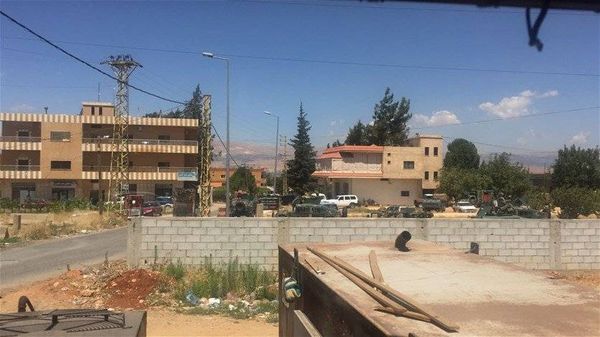 الجيش يحاصر مطلوبين في الحمودية... وأحدهم يهدد بتفجير نفسه قبل القاء القبض عليه