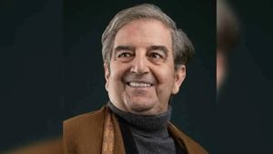 رحيل الفنان الجزائري سيد أحمد أقومي عن 86 عاماً