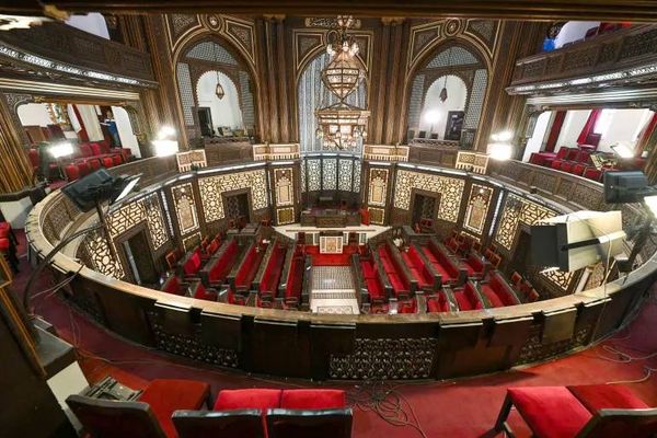 برلمان جديد لسوريا: هل يطوي صفحة الماضي أم يعيد انتاج الواقع؟