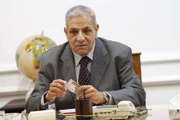 خلافات حول قانون الانتخابات تؤخر صدوره ...
مصر: إبراهيم محلب رئيساً لحكومة الأزمات

