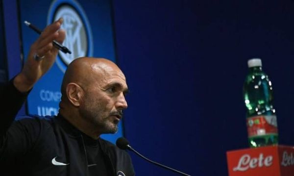 سباليتي سيدخل بخطة 4-3-3 أمام برشلونة