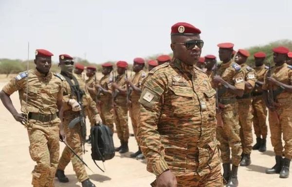 توغو تتدخل في أزمة بوركينا فاسو وتسلم داميبا