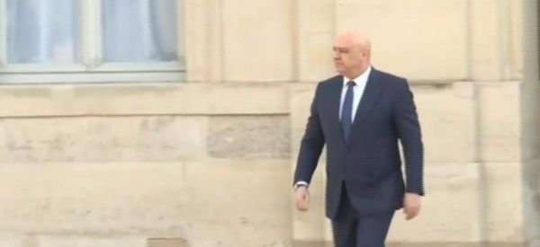 عون في باريس... ماكرون يستقبله في الإليزيه