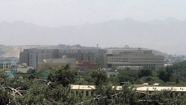 موظفو السفارة الأميركية أتلفوا جوازات سفر عدد من الأفغان