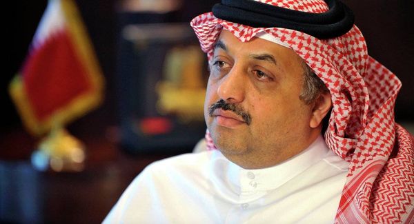 بالفيديو.. وزير الدفاع القطري بالزي العسكري على الحدود السعودية! فهل تتحضر قطر للحرب؟