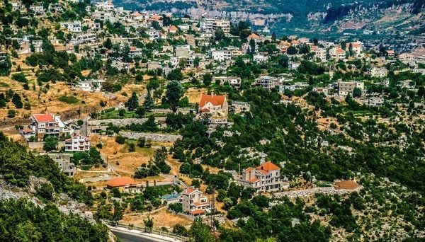 دير مار سركيس وباخوس يحتفل بعيد شفيعه ويستذكر شهداء انفجار المرفأ