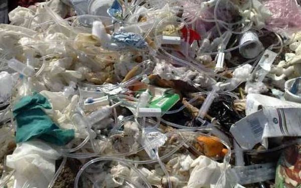 ... اعتصام في الكفور للمطالبة
باستمرار إقفال مكبّ النفايات في البلدة